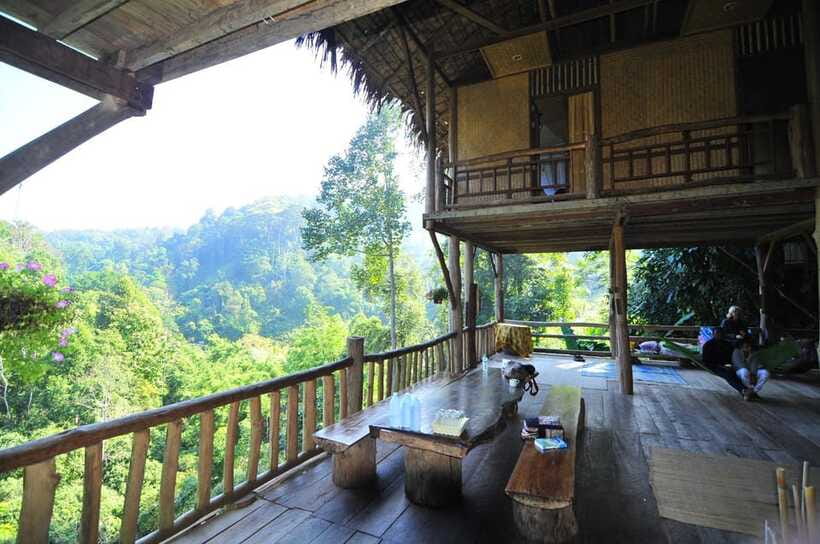 Chiang Mai: Sticky Waterfall & Caves Tour w/ Treehouse Stay - Dinner and the practical side of treehouse living