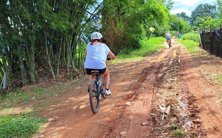 Chiang Mai: Sticky waterfall, lake kayak and cycling tour - Cycling through Mae Taeng’s farming country
