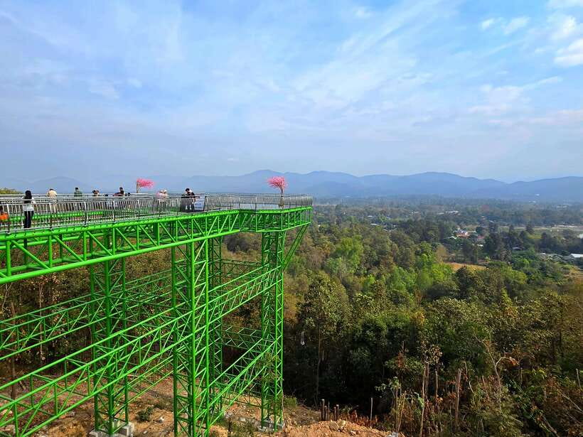 Chiang Mai: Sticky Waterfall scenic loop unseen lake &temple - Bua Thong Sticky Waterfall: the day’s main event