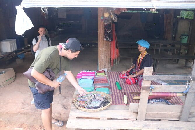 ChiangMai 1DayTour:Elephant Sanctuary,king&queen pagoda,waterfall - Meeting elephants without rides or chains