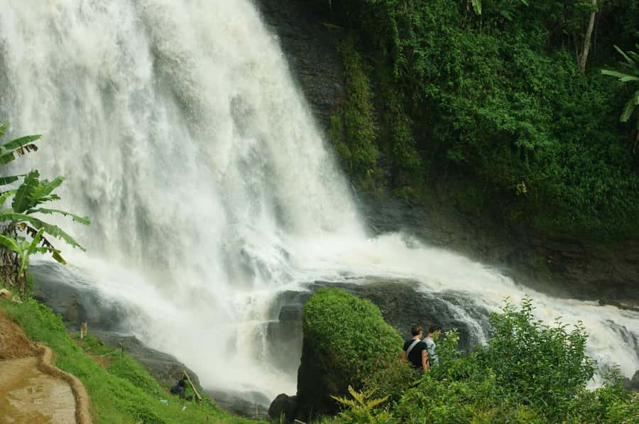 Cianjur: Full-Day Historical Tour of Gunung Padang and Falls - Sundanese lunch with a human touch