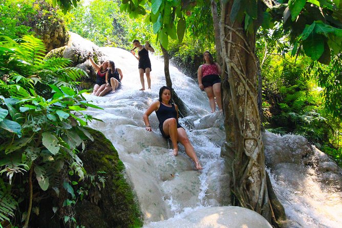 Climb Sticky Waterfall Like a Spiderman - Three hours at the sticky waterfall