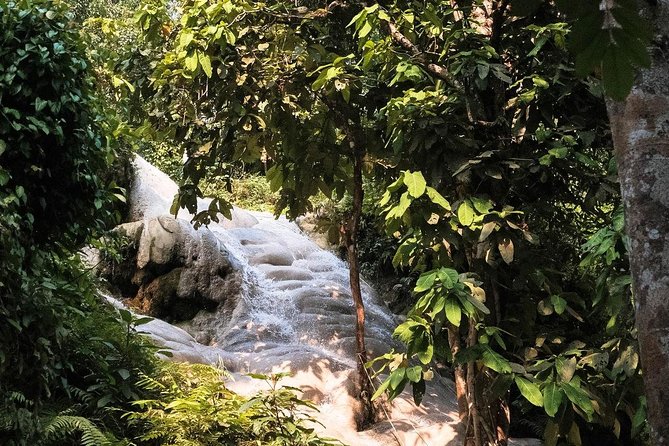 Climb Sticky Waterfall Like a Spiderman - The drive from Chiang Mai into the hills