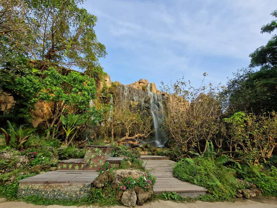 Day Tour in Chiang Mai I Waterfall I Dantewada I Doi Suthep - Why this Chiang Mai combination works