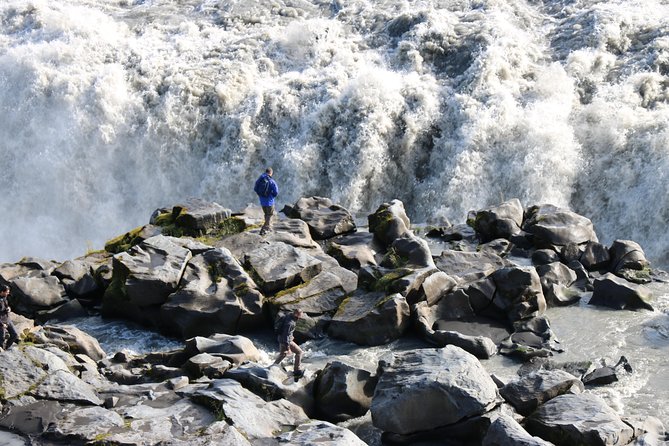 Diamond Circle, Waterfalls and Amazing Landscapes from Akureyri - Lake Mývatn shows Iceland’s volcanic side