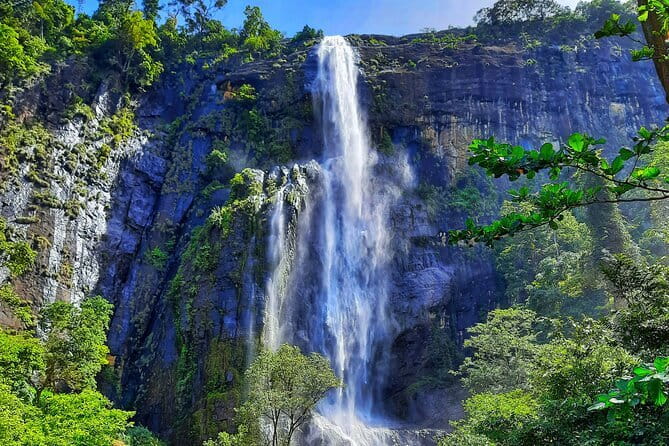 Diyaluma Waterfall and Natural Pool Bath With Lunch - Key points to know before you go