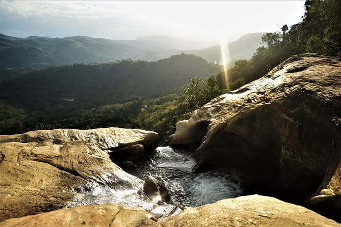 Diyaluma Waterfall and Natural Pool Bath With Lunch - Why Diyaluma Falls is worth the drive from Ella