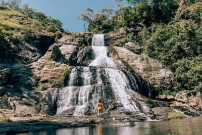 Diyaluma Waterfall & Natural Pool Bath.