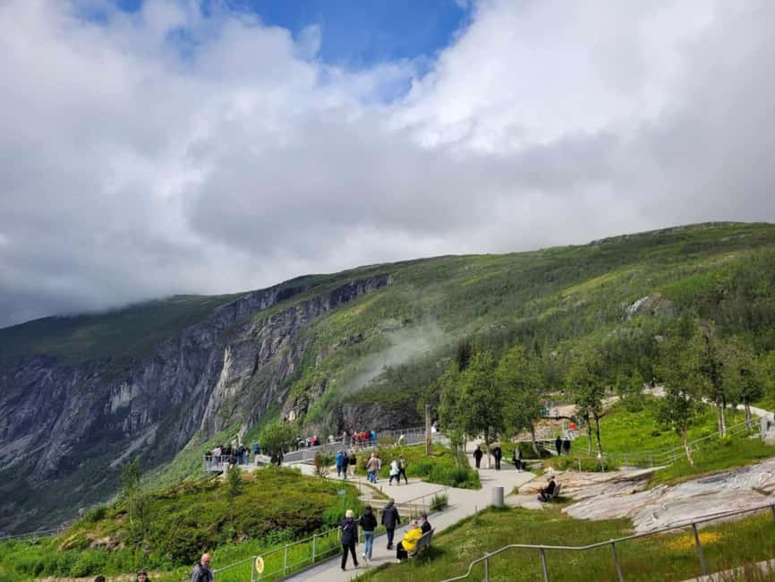 Eidfjord: Vøringsfossen Waterfalls Round-Trip Shuttle - What the stepbridge adds