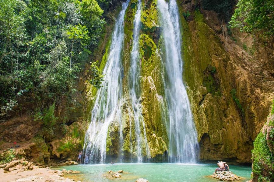El Limón: Waterfall Horseriding Tour with Lunch - Lunch with local hosts