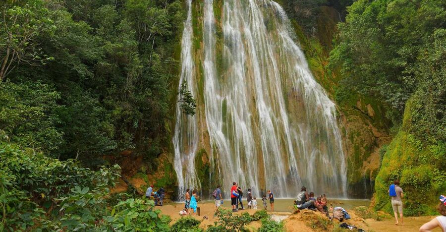 El Limón: Waterfall Horseriding Tour with Lunch - Who will enjoy this experience most