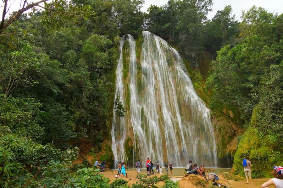 El Limón: Waterfall Horseriding Tour with Lunch - The approach to El Limón waterfall