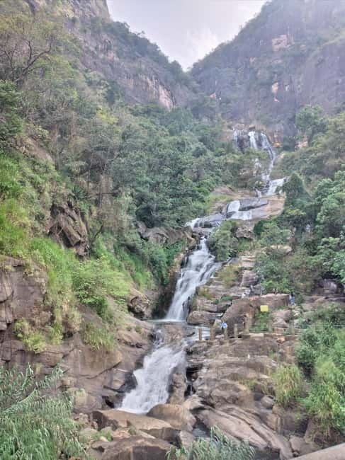 Ella: All-Inclusive Diyaluma and Ravana Waterfalls Day Tour - The road to Diyaluma Falls