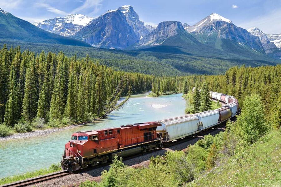Emerald Lake, Louise, Takakkaw Falls, Johnston Canyon & More - The guide makes the long day easier