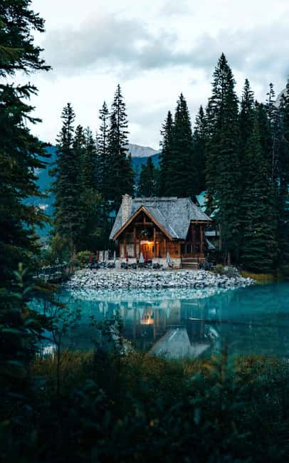 Emerald Lake, Louise, Takakkaw Falls, Johnston Canyon & More - Lake Louise: famous water, famous crowds