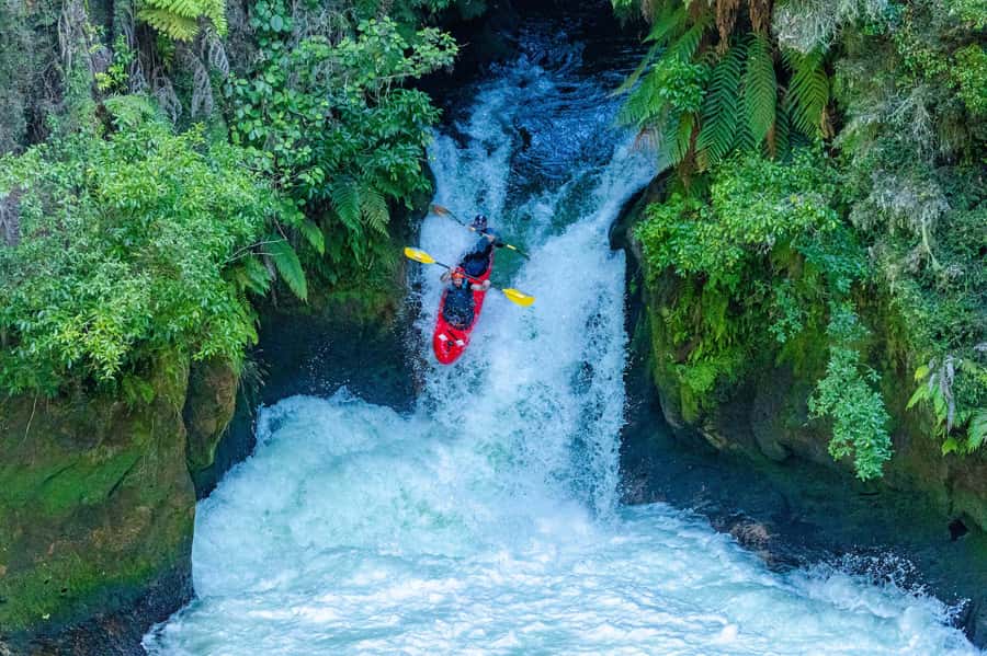 Epic Tandem Kayak Tour down the Kaituna River Waterfalls - Why the one-to-one guide ratio matters