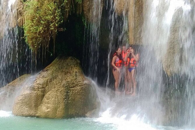 Erawan Waterfall and Kanchanaburi Private Tour [Optional Luxury] - Two temples with very different moods