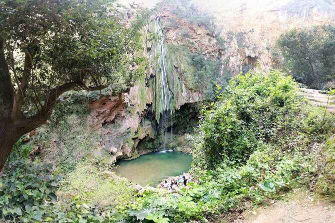 Excursion to the waterfalls / God's Bridge of Akchour - Guides make the day feel personal