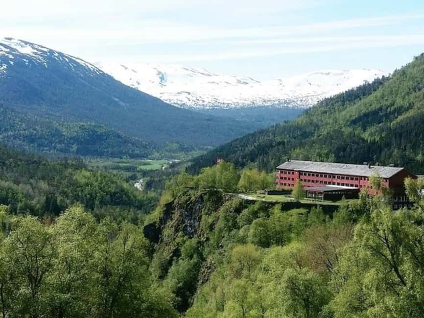 Flåm: Tvinde Waterfalls, Stalheimskleiva Hike & Gudvangen - From Flåm into Norway’s waterfall country