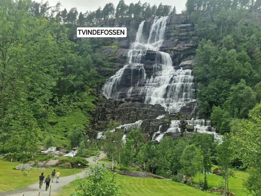 Flåm: Tvinde Waterfalls, Stalheimskleiva Hike & Gudvangen - The Gudvangatunnel ride and the first change of scenery