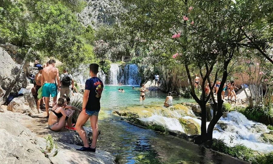 From Alicante/Benidorm: Guadalest & Algar Waterfalls Tour - The guides make a real difference
