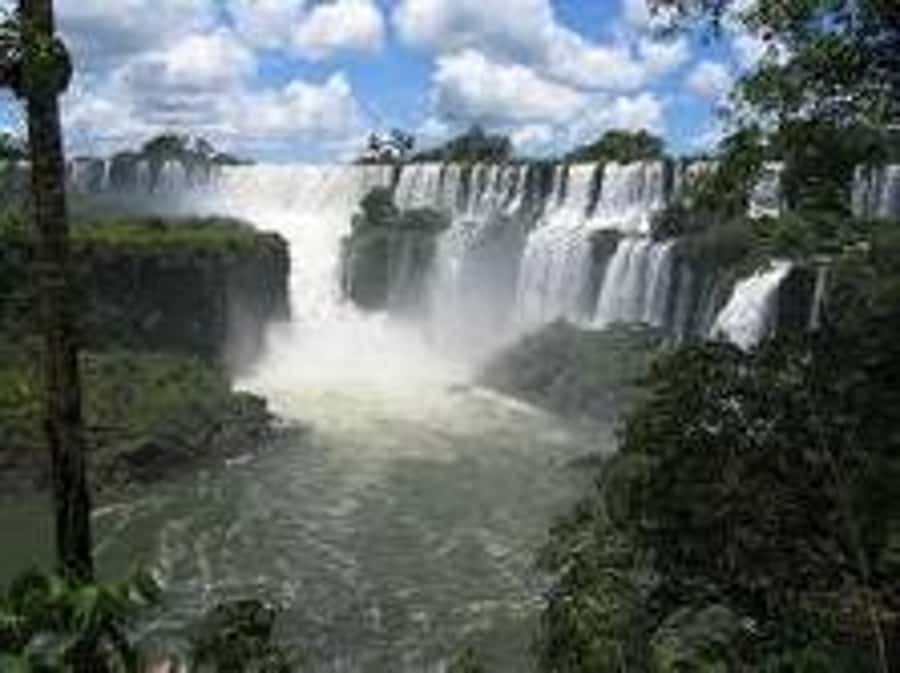 From Argentina: Iguazu Falls Brazil Side & Itaipu Dam - Why combine Iguazu Falls with Itaipu Dam?