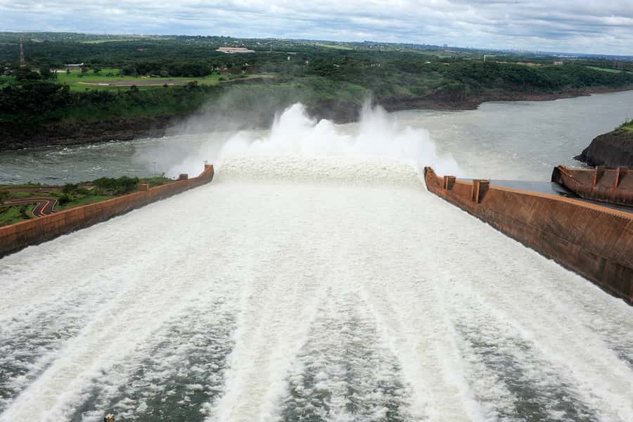 From Argentina: Iguazu Falls Brazil Side & Itaipu Dam - The guide question matters