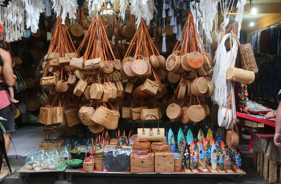 From Bali: Saraswati Temple, Monkey Forest, Ubud Waterfalls - Saraswati Temple and Ubud Palace: beauty with cultural context