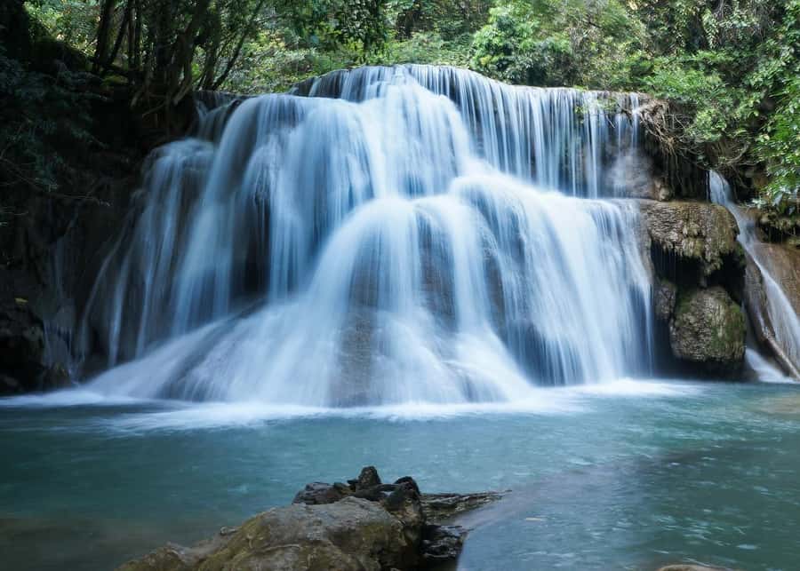 From Bangkok: Kanchanaburi, River Kwai and Erawan Waterfall - The lunch stop is better than a simple refueling break