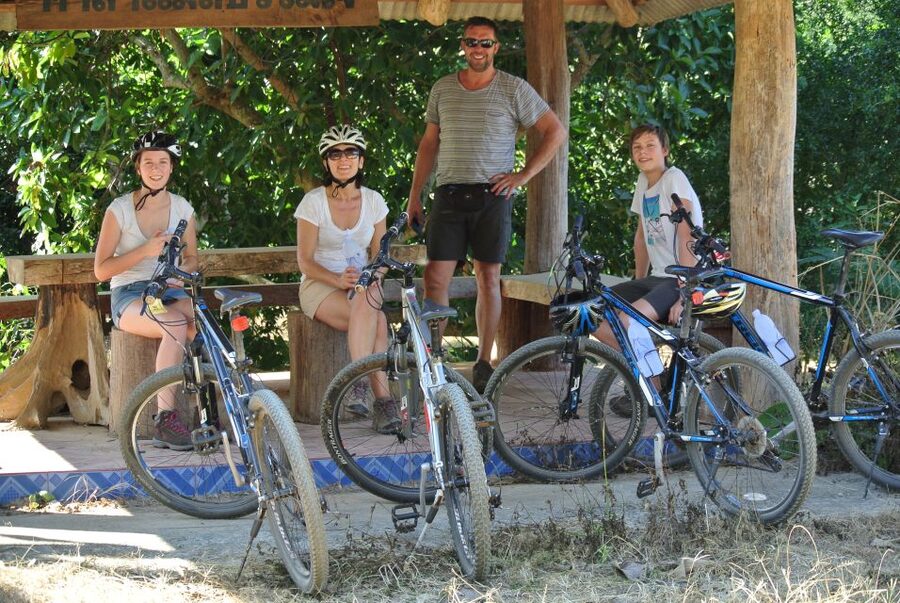 From Chiang Mai: Mae Taeng Valley and Waterfalls Cycle Tour - The morning transfer into Mae Taeng Valley