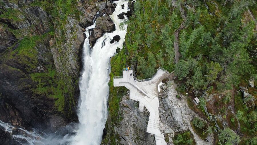 From Eidfjord: Vøringfossen Waterfall Nature Tour with Guide - Guide quality is a major part of the experience