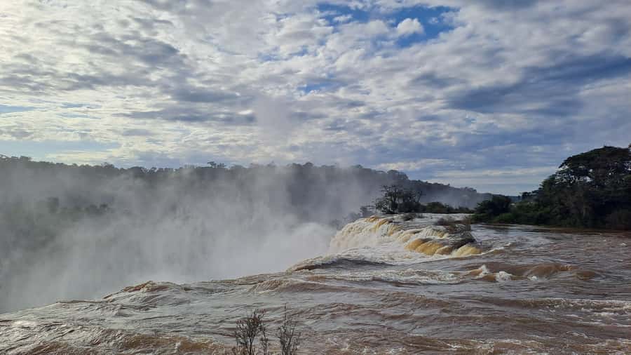 From Foz do Iguaçu: Iguazú Falls Boat Ride Argentina - Lunch and the pace of the afternoon