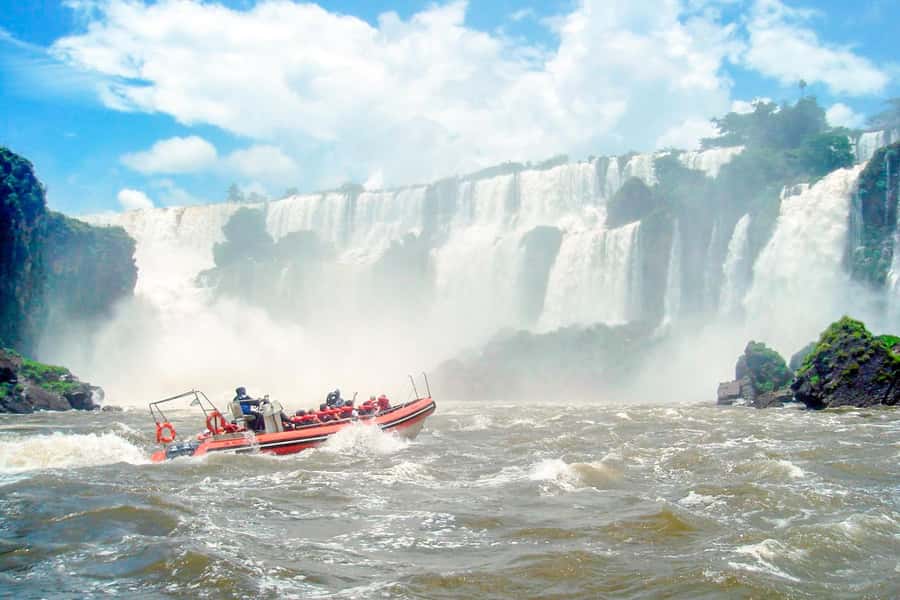 From Foz do Iguazu: Brazil Iguazu Falls & Macuco Safari Boat - Timing, queues, and guide quality