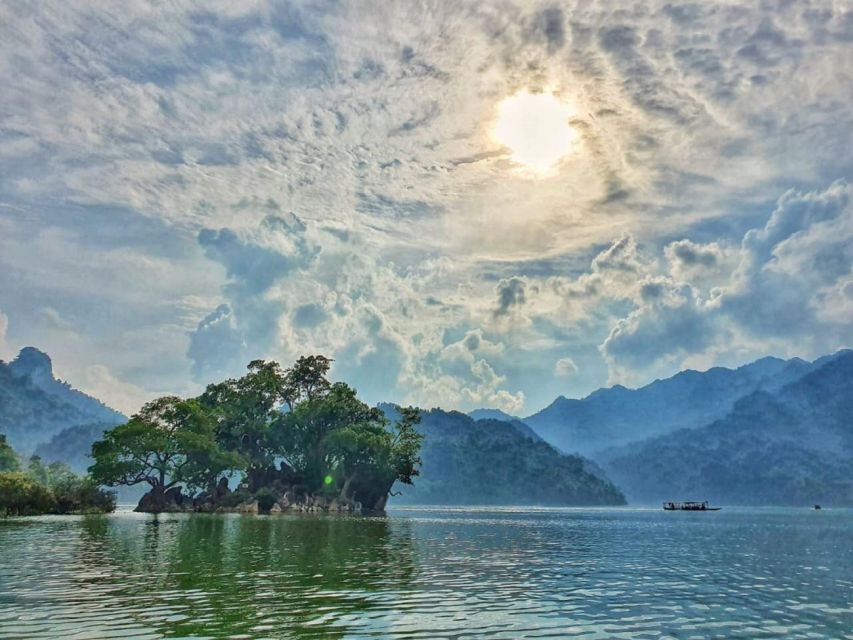 From Hanoi: Ban Gioc Waterfalls 2-Day 1-Night Tour - Mat Than Mountain closes the sightseeing