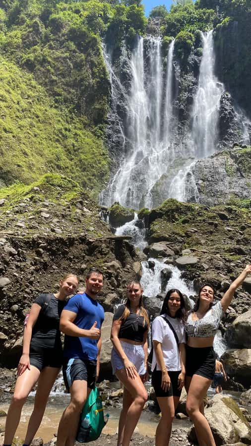 From Malang: Tumpak Sewu Waterfall Sharing Tour - Rest time, snacks, and the climb back