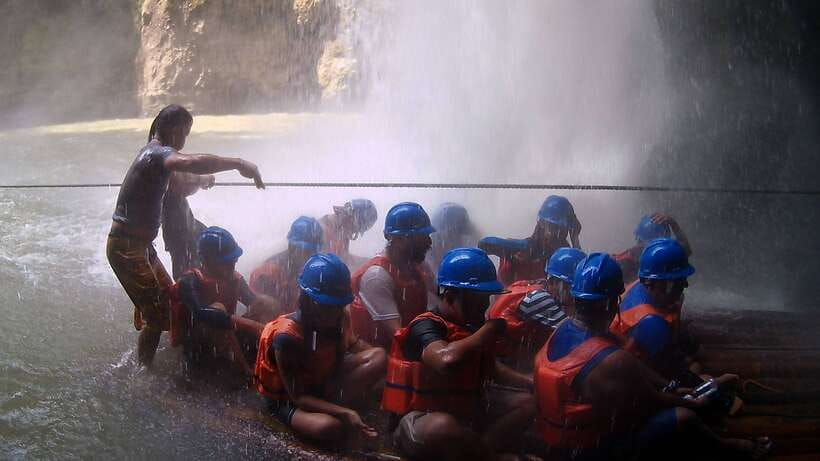 From Manila: Majestic Pagsanjan Falls Adventure - Pagsanjan Falls and the cave behind the water
