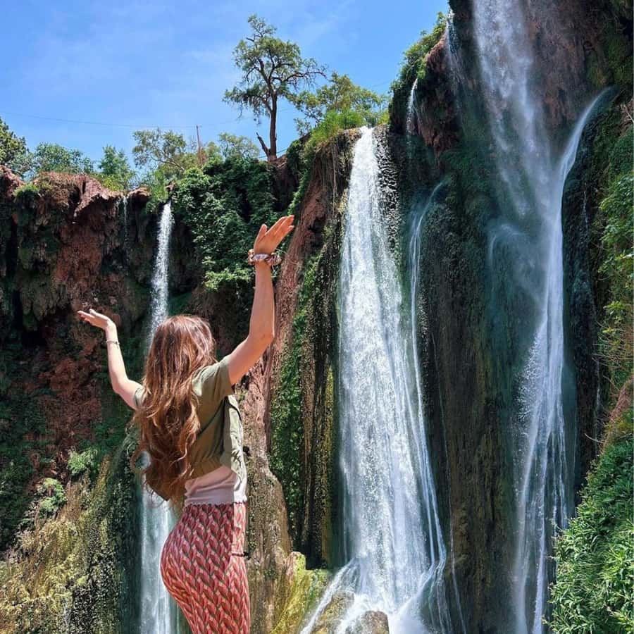 From Marrakech: Ouzoud Waterfalls Guided hike & boat Ride - Lunch overlooking the falls