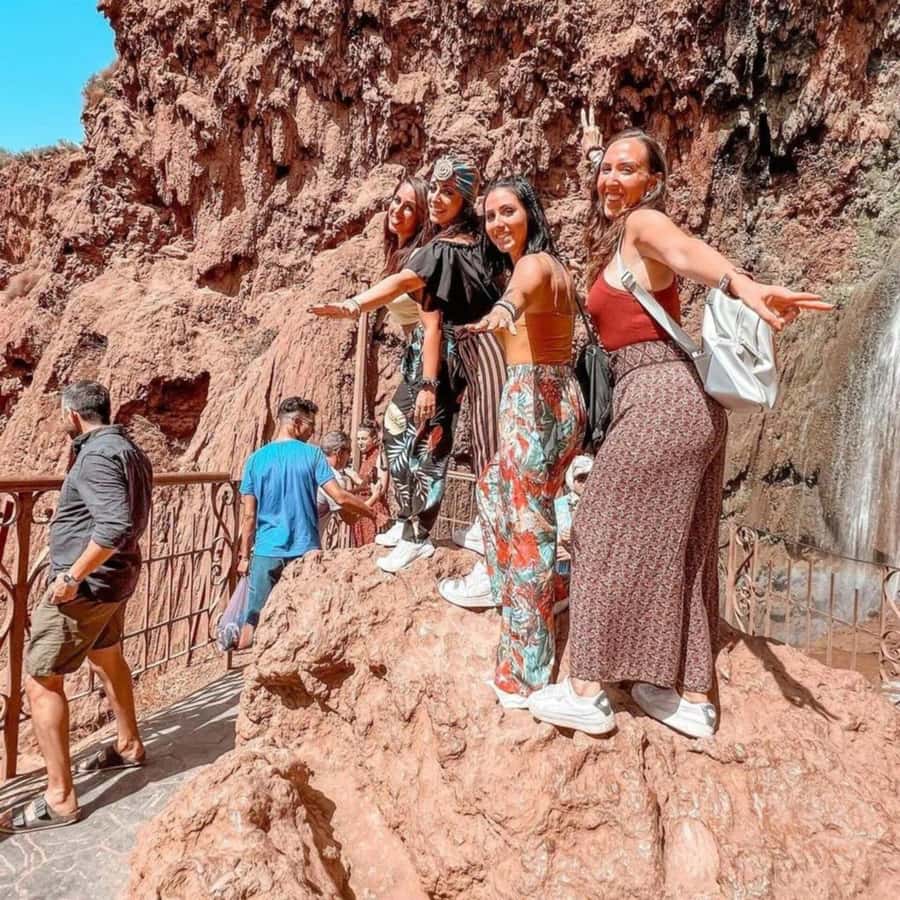 From Marrakech: Ouzoud Waterfalls Guided hike & boat Ride - Guides who can shape the day