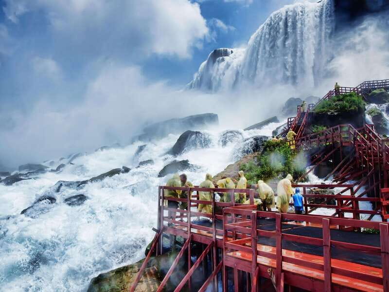 From Montreal: Toronto, Niagara Falls & 1000 Islands Tour - Leaving Montreal at 7:00 AM