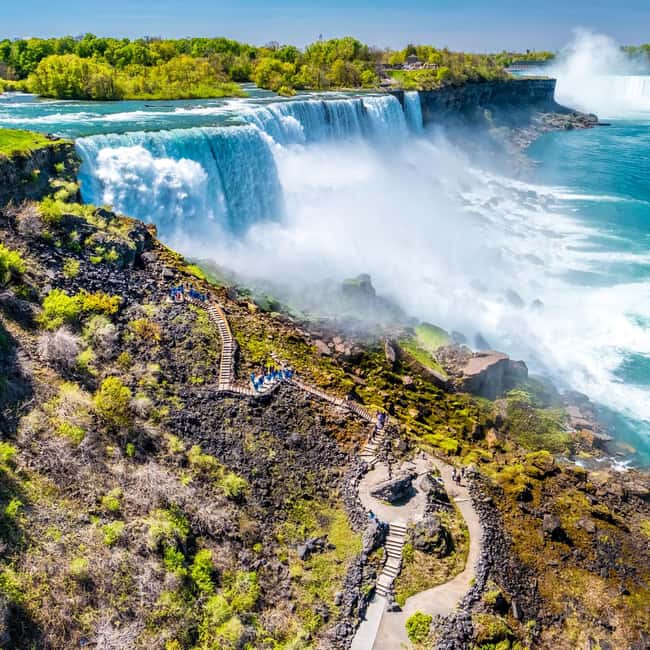 From New York City: Niagara Falls Guided Tour - The overnight ride from 7th Avenue