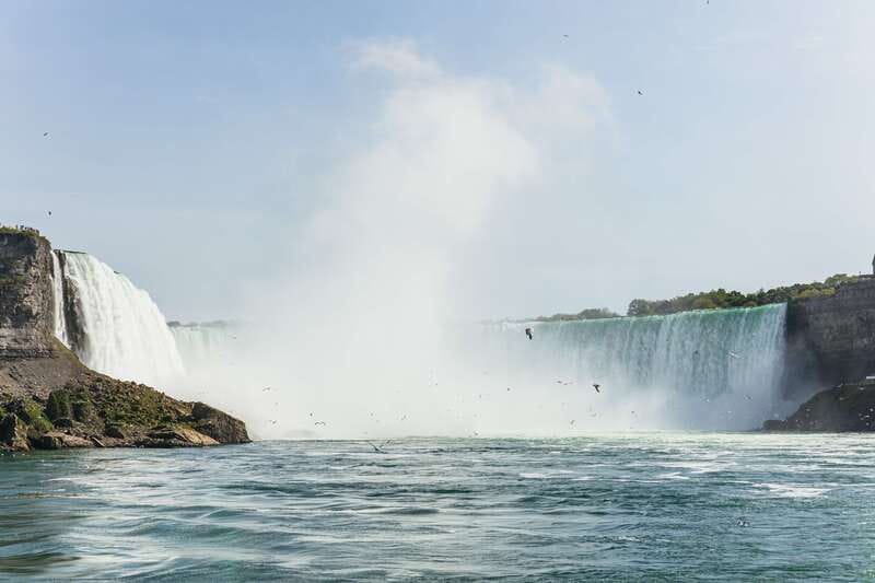From New York City: Niagara Falls One Day Tour - The first sight of Horseshoe Falls