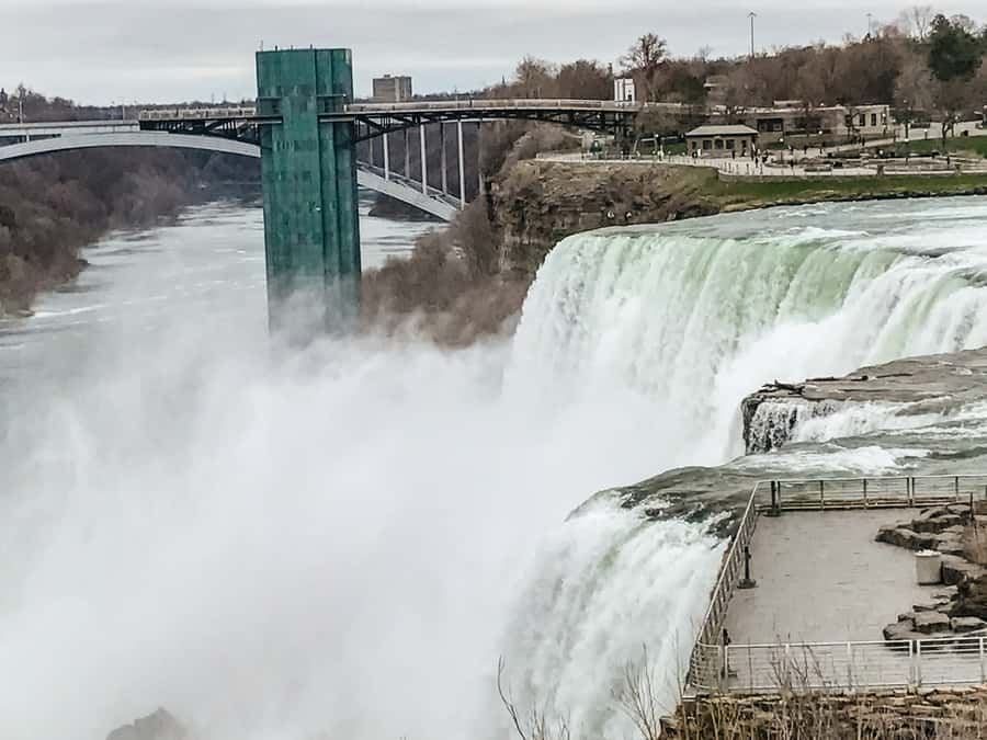 From NYC: 1-Day Niagara Falls Tour - Lunch before the long ride south