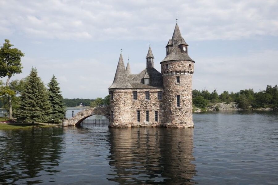 From NYC: Niagara Falls & 1000 Islands 3-Day Tour - The first hotel night and what to expect