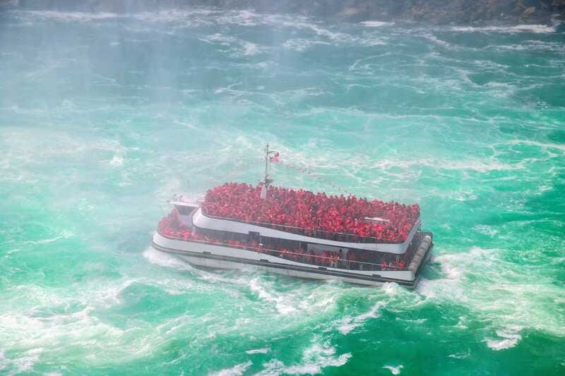 From NYC: Niagara Falls & 1000 Islands 3-Day Tour - Toronto in a compact city visit