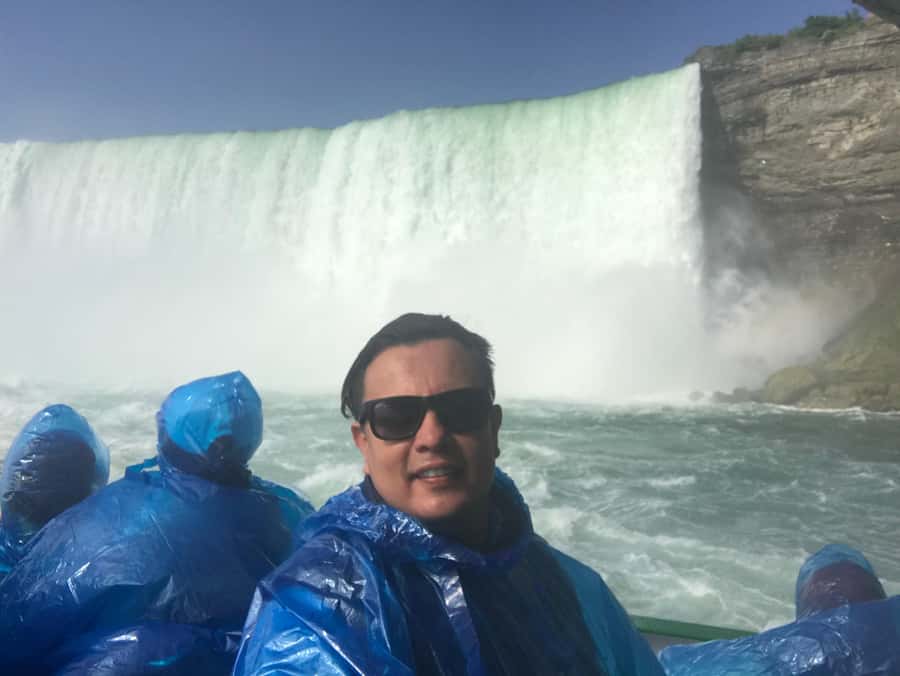 From NYC: Niagara Falls Day Trip with Optional Boat Ride - Horseshoe Falls and the Nikola Tesla monument