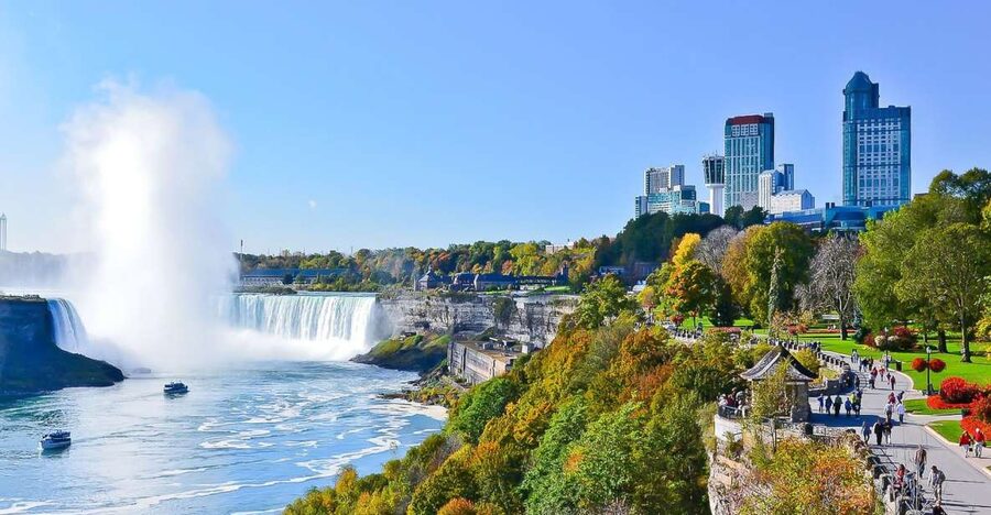 From NYC: Niagara Falls Full-Day Tour with Maid of the Mist - What the guides add to a tight schedule