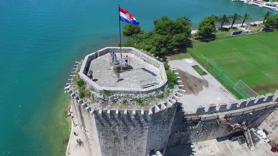 From Omiš: Krka Waterfalls and Trogir Group Tour - The early start and transfer through Split