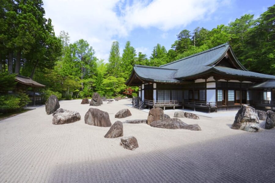 From Osaka/Kyoto:Mount Koya, Wakayama & Nachi Waterfall Trip - Okunoin Cemetery and the Lantern-Lit Paths