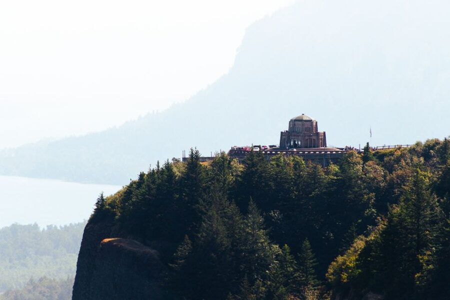 From Portland: Columbia Gorge Waterfalls Tour - Multnomah Falls and the 1925 lodge