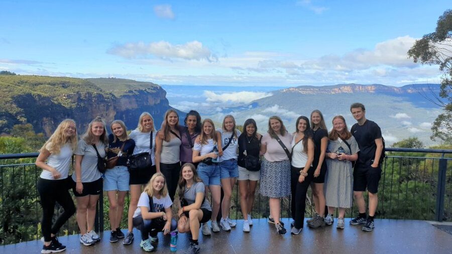 From Sydney: Blue Mountains Tour with Waterfall Walk & Lunch - A full day, not a quick sightseeing loop